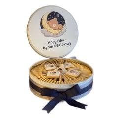 Erkek Bebek Teneke Çikolata Kutusu